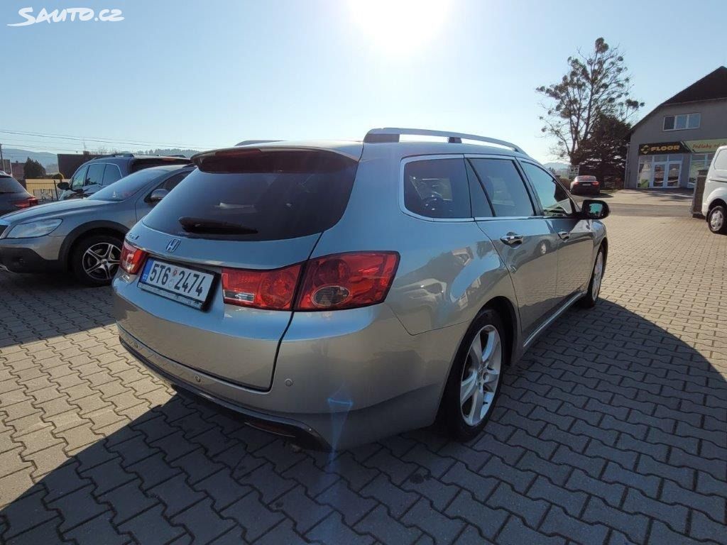 Honda Accord 2,2i-CTDI EXECUTIVE 6MT