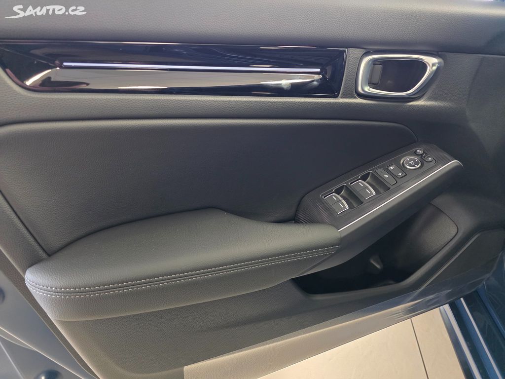 Honda Civic 5D 2,0 e:HEV Advance MY2026