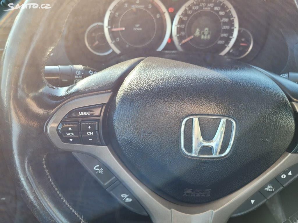 Honda Accord 2,2i-CTDI EXECUTIVE 6MT