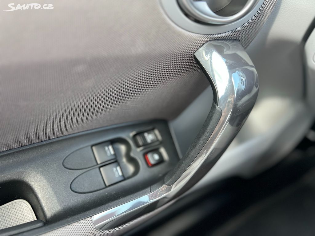 Honda CR-Z 1,5 i-VTEC GT 1.majitel, ČR