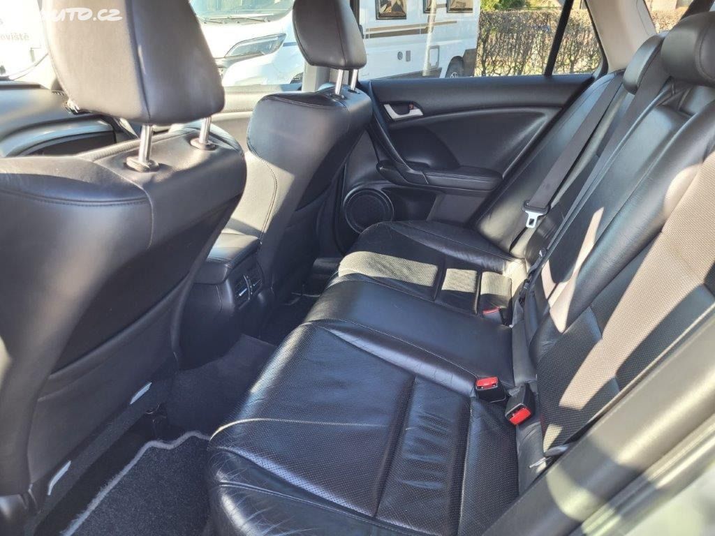 Honda Accord 2,2i-CTDI EXECUTIVE 6MT