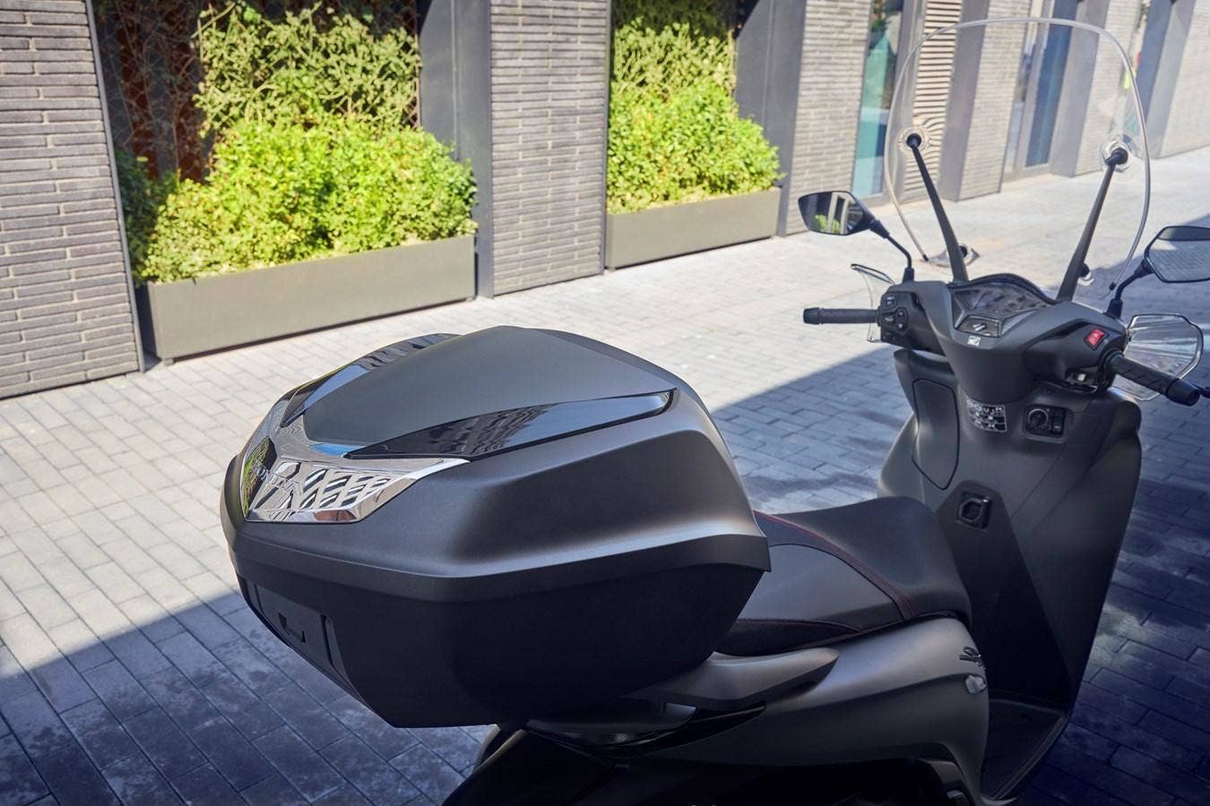 Honda SH 350i Smart Top Box 2025