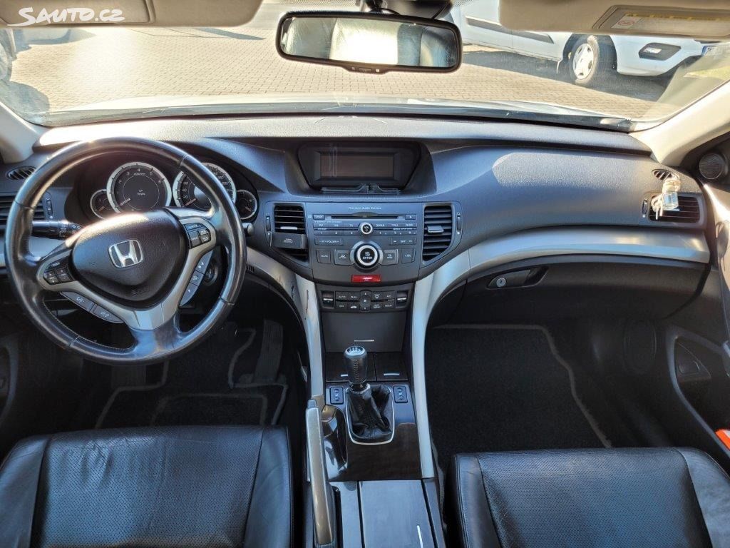 Honda Accord 2,2i-CTDI EXECUTIVE 6MT