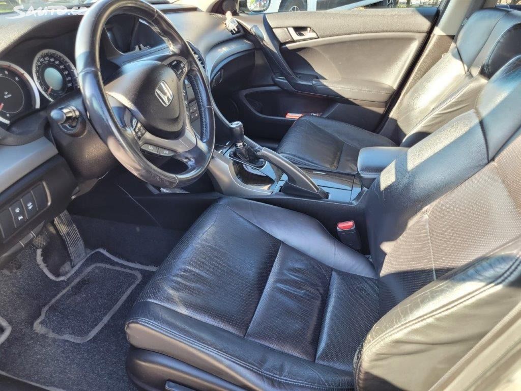 Honda Accord 2,2i-CTDI EXECUTIVE 6MT