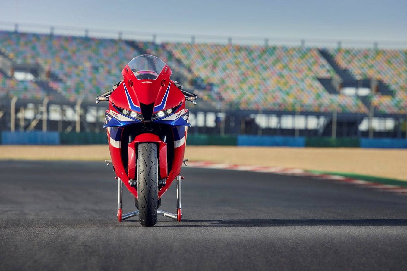 Honda CBR 600 RR - SKLADEM, AKČNÍ CENA