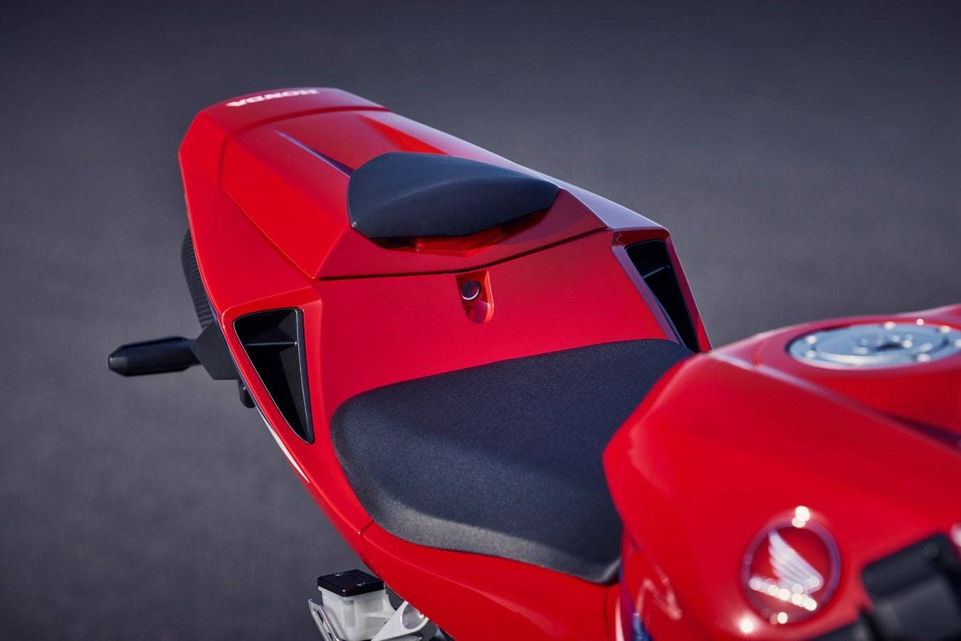 Honda CBR 600 RR - SKLADEM, AKČNÍ CENA