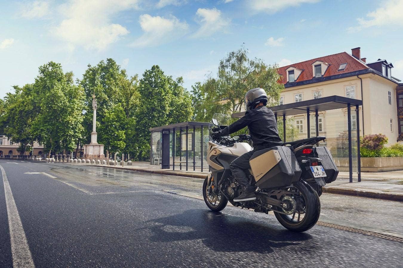 Honda NT 1100 - SKLADEM