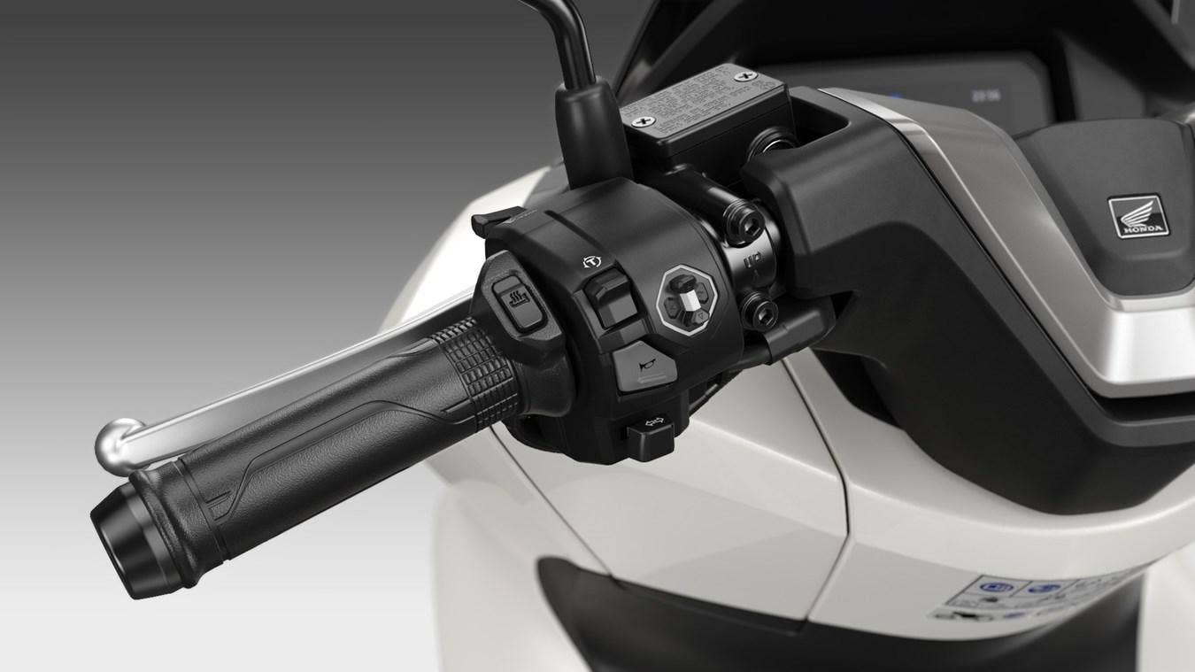 Honda PCX 125 DX - PRODEJNÍ KAMPAŇ, SKLADEM