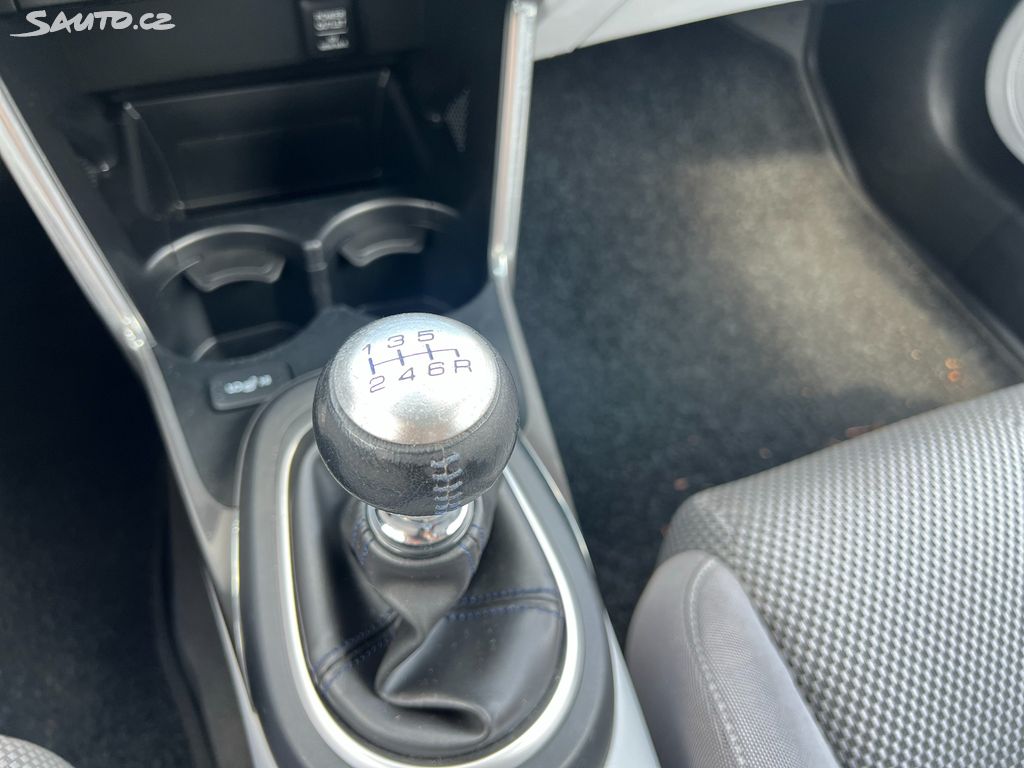 Honda CR-Z 1,5 i-VTEC GT 1.majitel, ČR