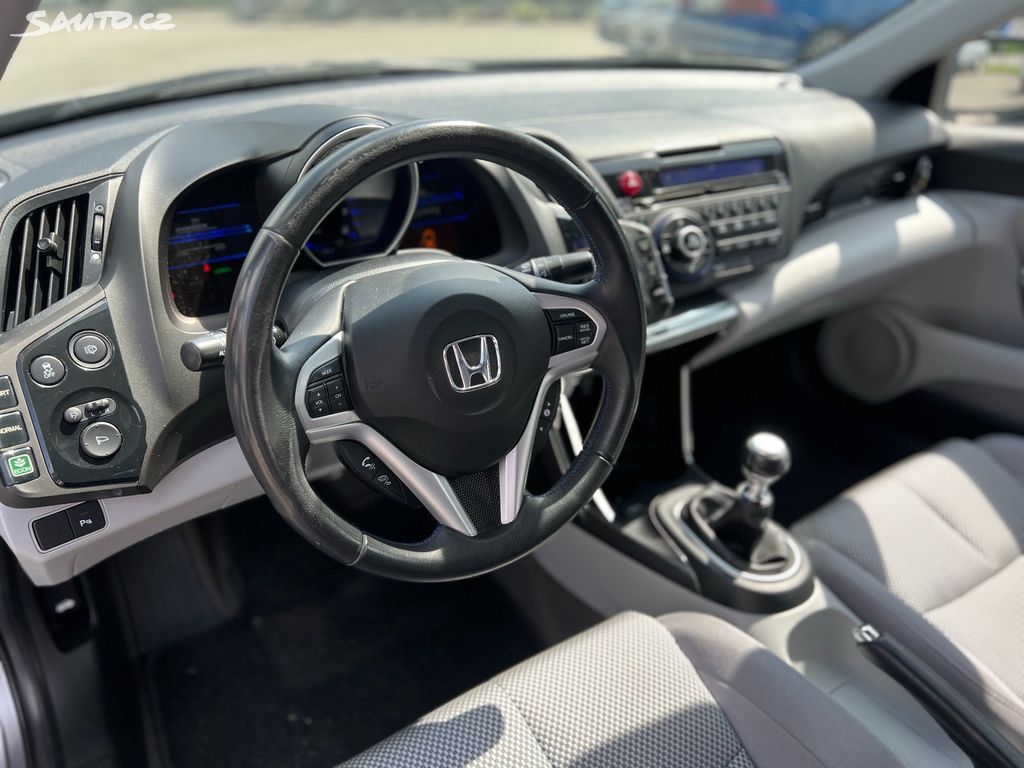 Honda CR-Z 1,5 i-VTEC GT 1.majitel, ČR