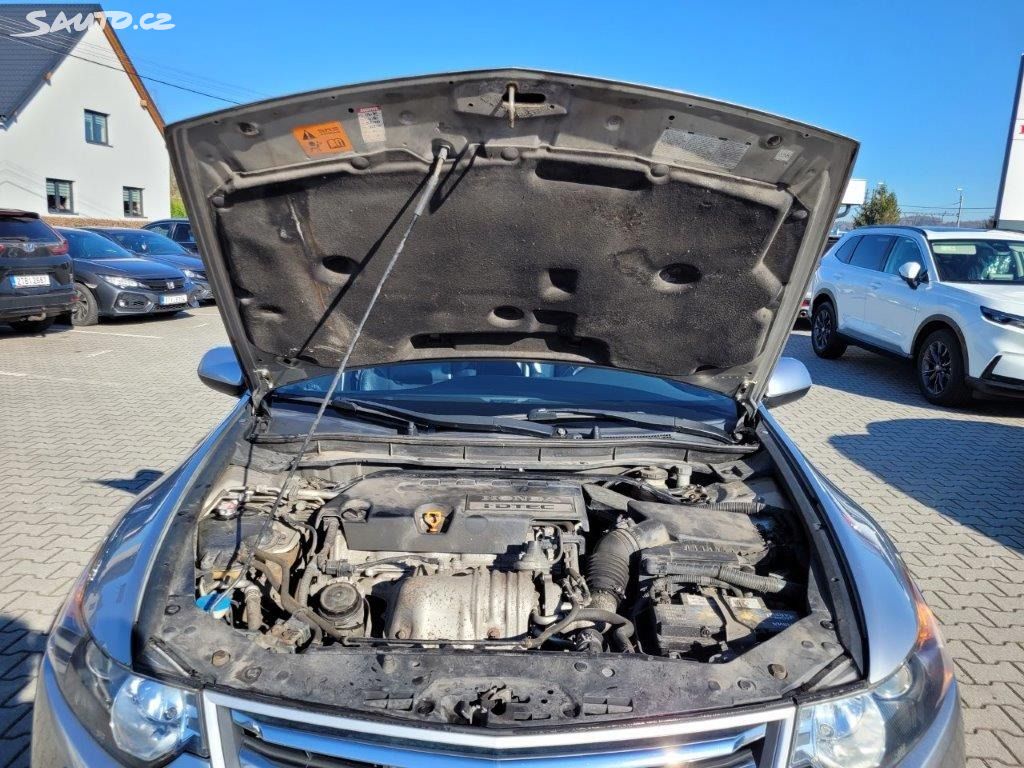 Honda Accord 2,2i-CTDI EXECUTIVE 6MT
