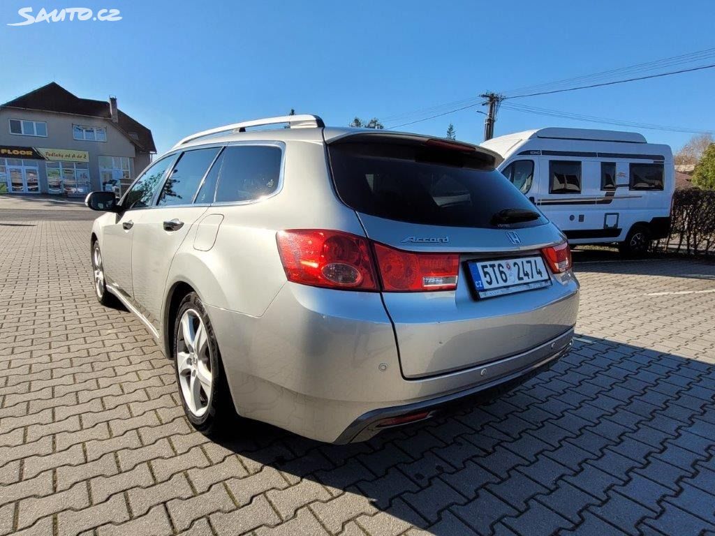 Honda Accord 2,2i-CTDI EXECUTIVE 6MT