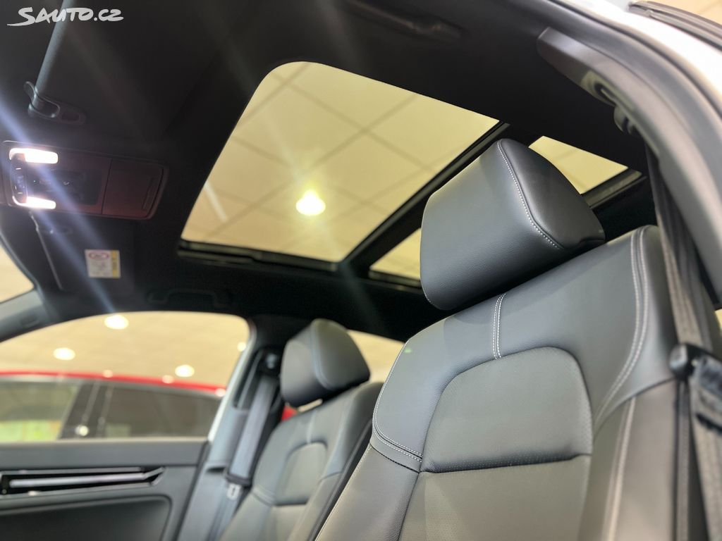Honda Civic 2,0 e:HEV Advance