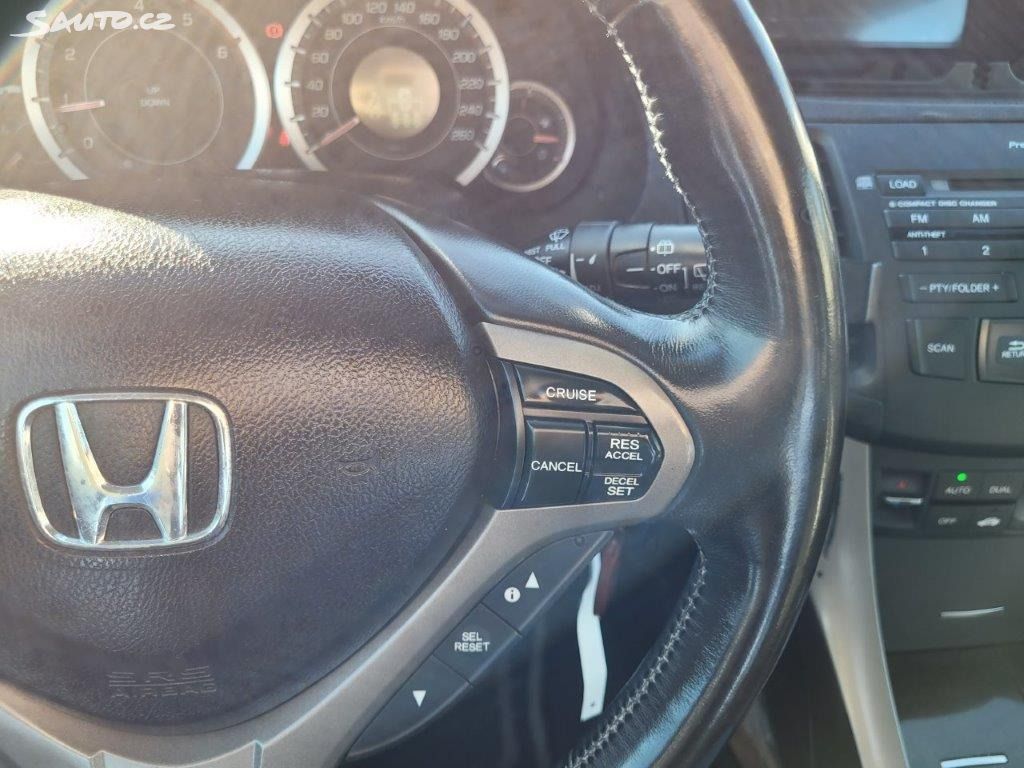 Honda Accord 2,2i-CTDI EXECUTIVE 6MT