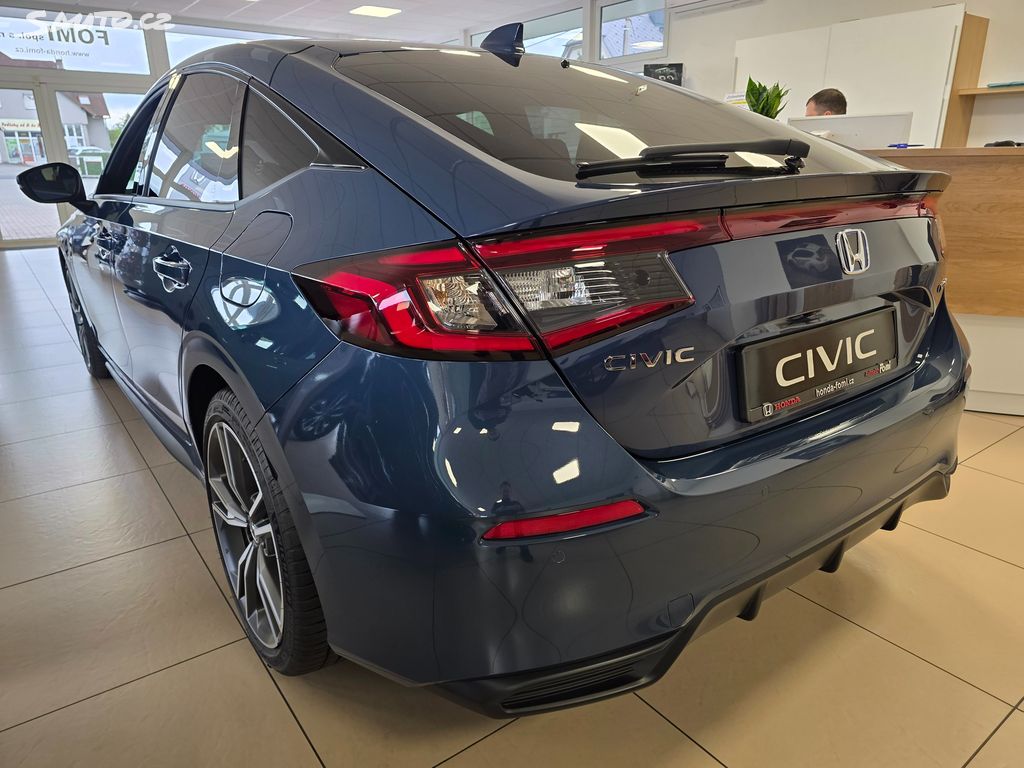 Honda Civic 5D 2,0 e:HEV Advance MY2026