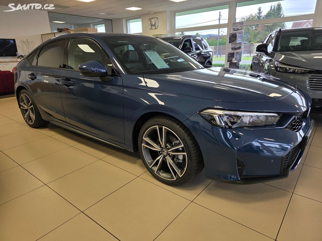 Honda Civic 5D 2,0 e:HEV Advance MY2026