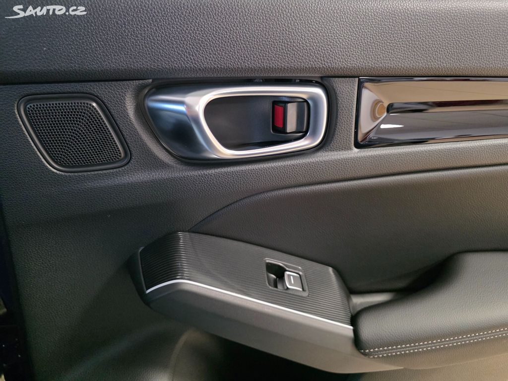 Honda Civic 5D 2,0 e:HEV Advance MY2026