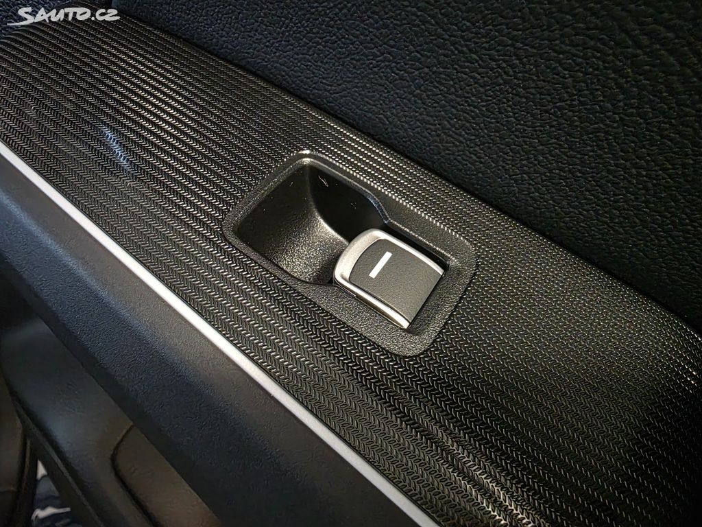 Honda Civic 5D 2,0 e:HEV Advance MY2026