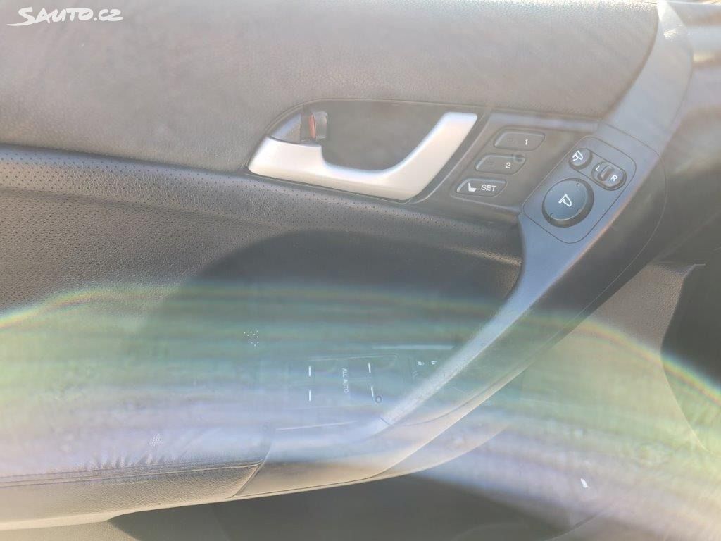 Honda Accord 2,2i-CTDI EXECUTIVE 6MT