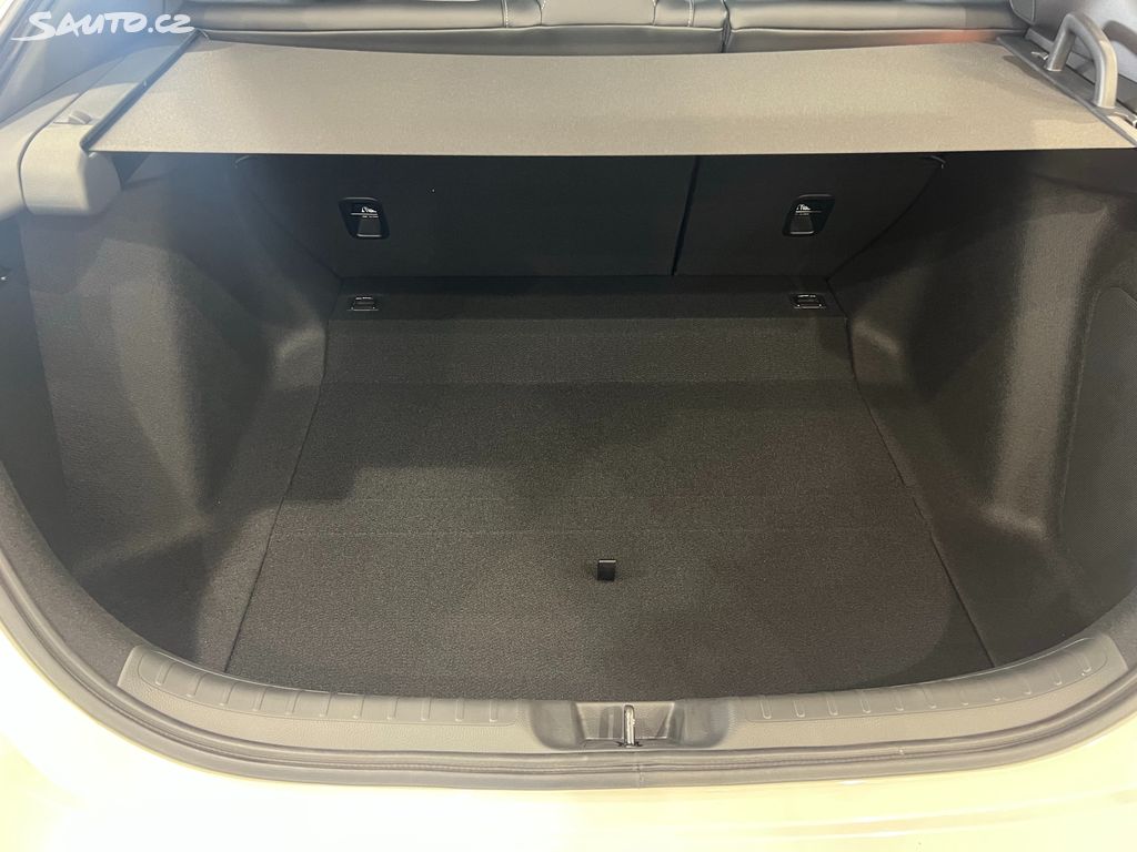 Honda Civic 2,0 e:HEV Advance MY2026