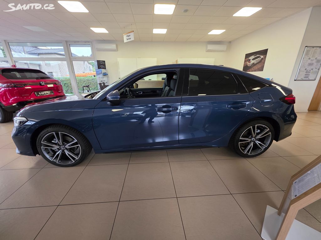 Honda Civic 5D 2,0 e:HEV Advance MY2026