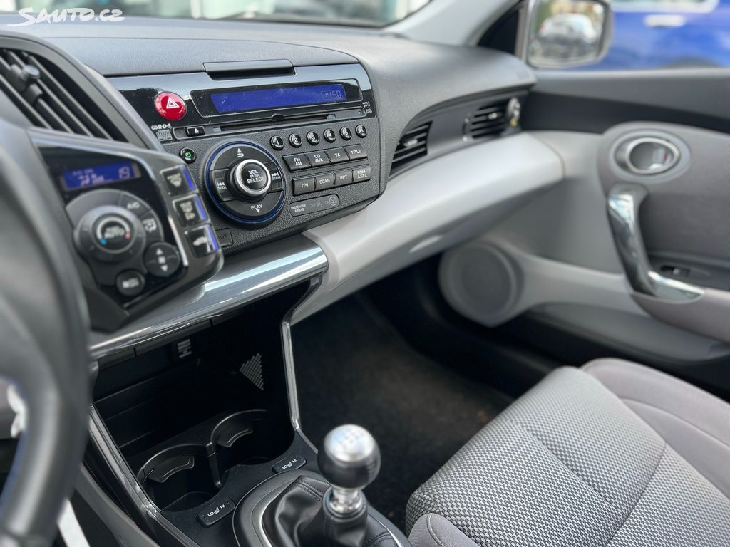 Honda CR-Z 1,5 i-VTEC GT 1.majitel, ČR