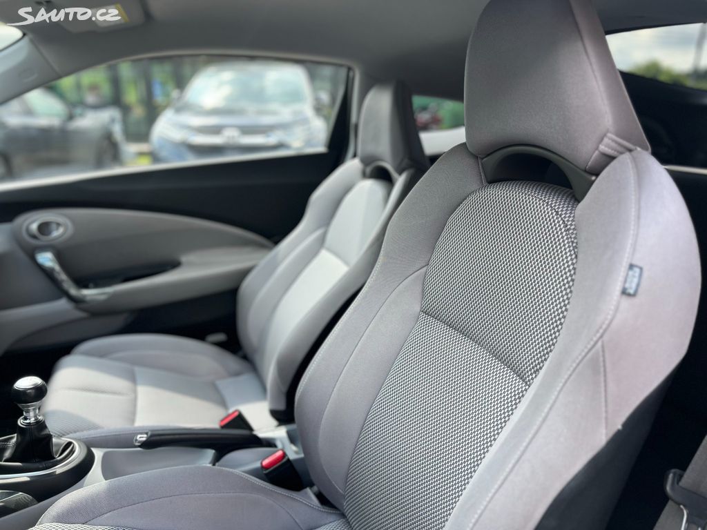 Honda CR-Z 1,5 i-VTEC GT 1.majitel, ČR