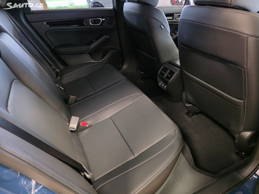 Honda Civic 5D 2,0 e:HEV Advance MY2026