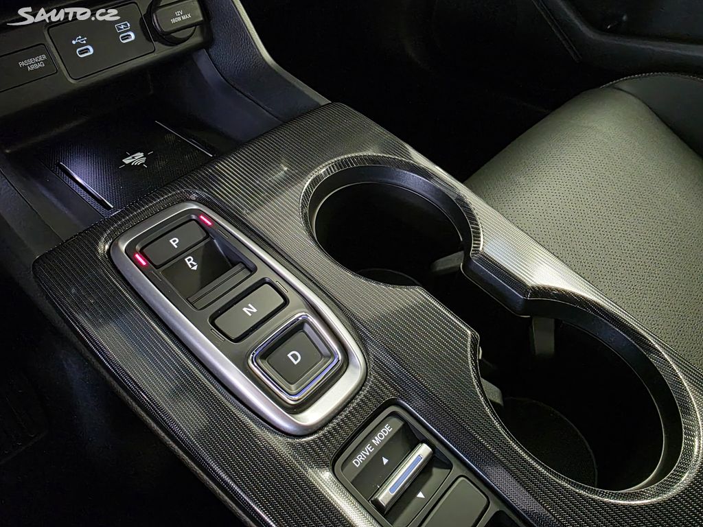 Honda Civic 5D 2,0 e:HEV Advance MY2026