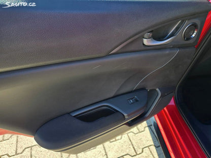 Honda Civic 5D 1,0 i-VTEC Turbo Sport Line
