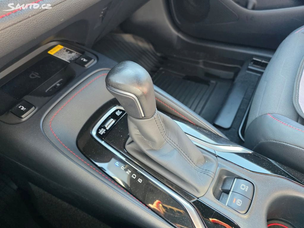 Toyota Corolla 1,8 Hybrid - 1.maj. TOP STAV