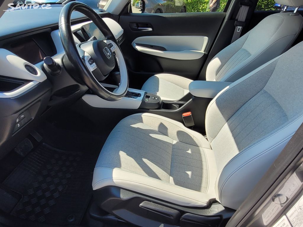 Honda Jazz 1,5e:HEV EXECUTIVE DPH +KOLA