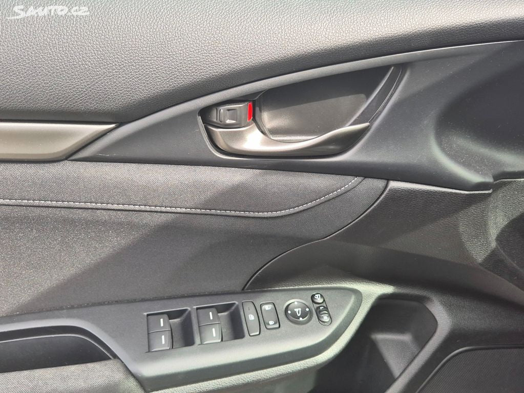 Honda Civic 1,5TV Sport 6MT - TOP STAV