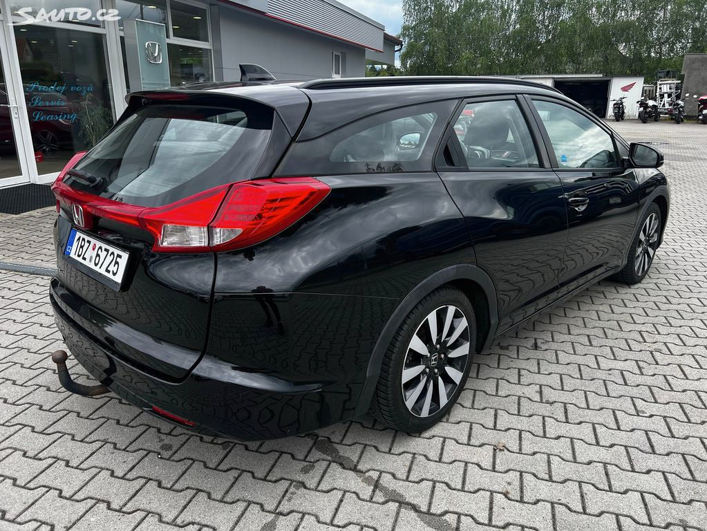 Honda Civic 1,6 i-DTEC   REZERVACE