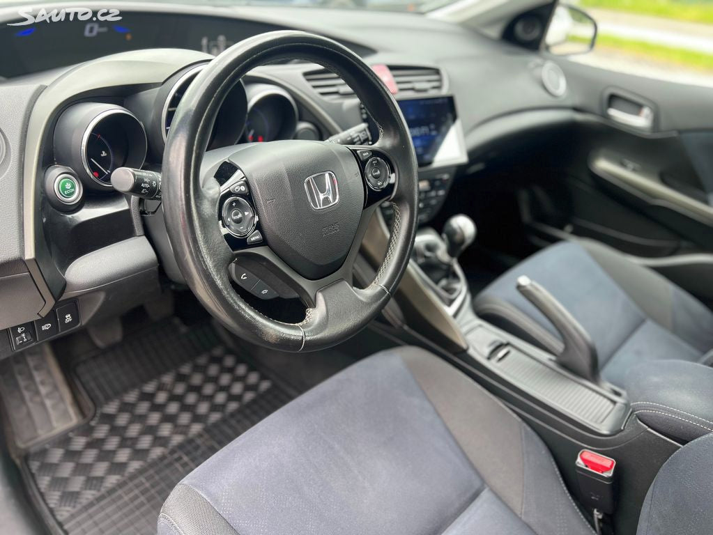 Honda Civic 1,6 i-DTEC   REZERVACE