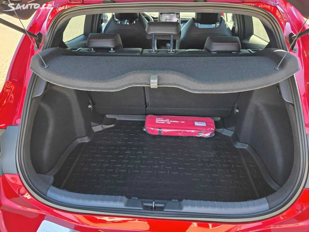 Toyota Corolla 1,8 Hybrid - 1.maj. TOP STAV