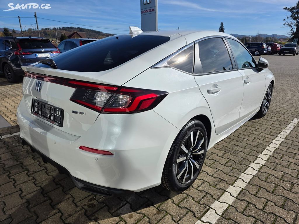 Honda Civic 2,0e:HEV Elegance AKCE