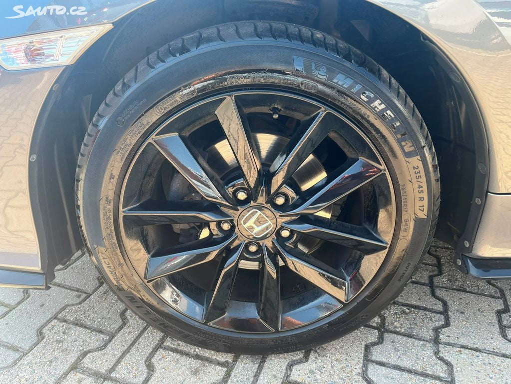 Honda Civic 1.5 VTEC TURBO SPORT PLUS 6MT
