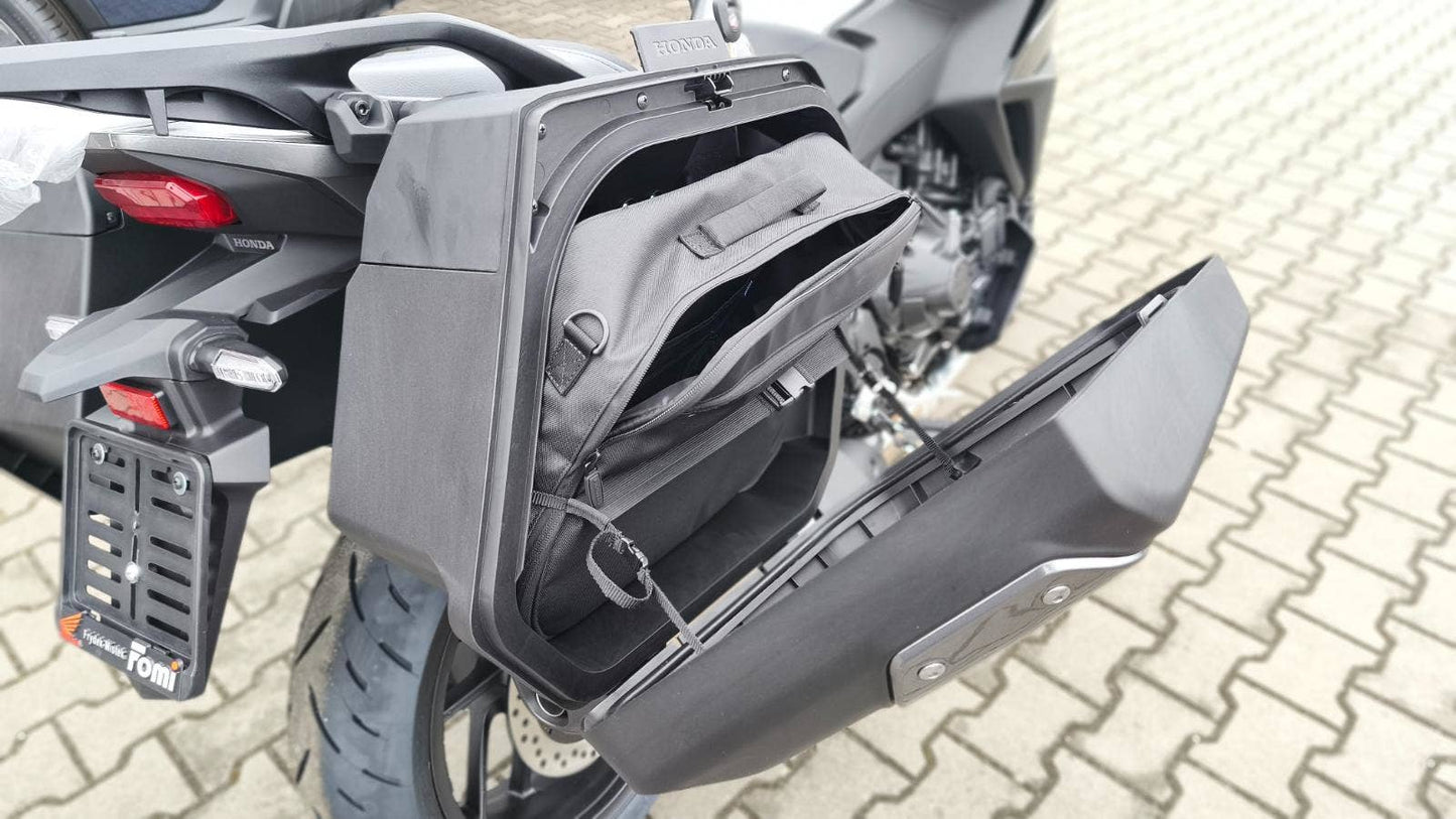 Honda NT 1100 - SKLADEM