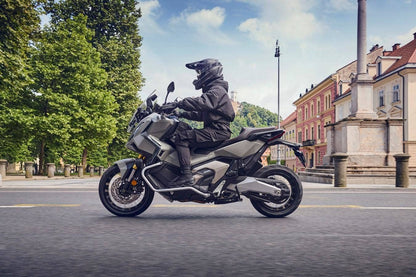 Honda X-ADV DCT 750 model 2025