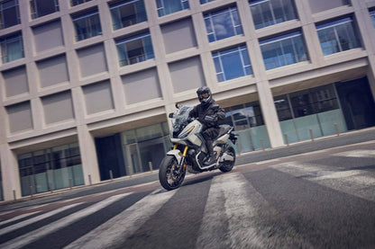 Honda X-ADV DCT 750 model 2025