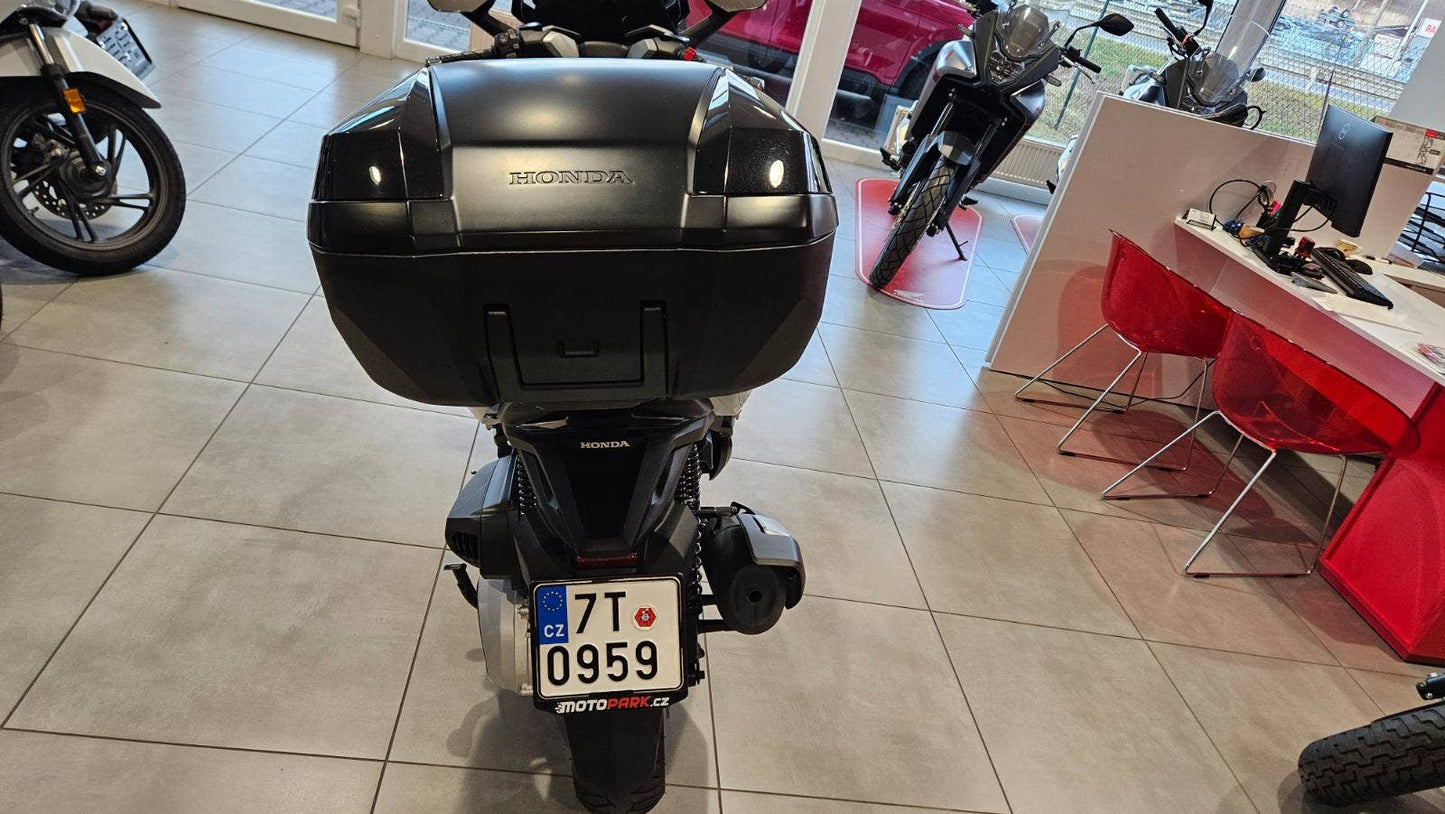 Honda Forza 350 vč.Smart Top Box