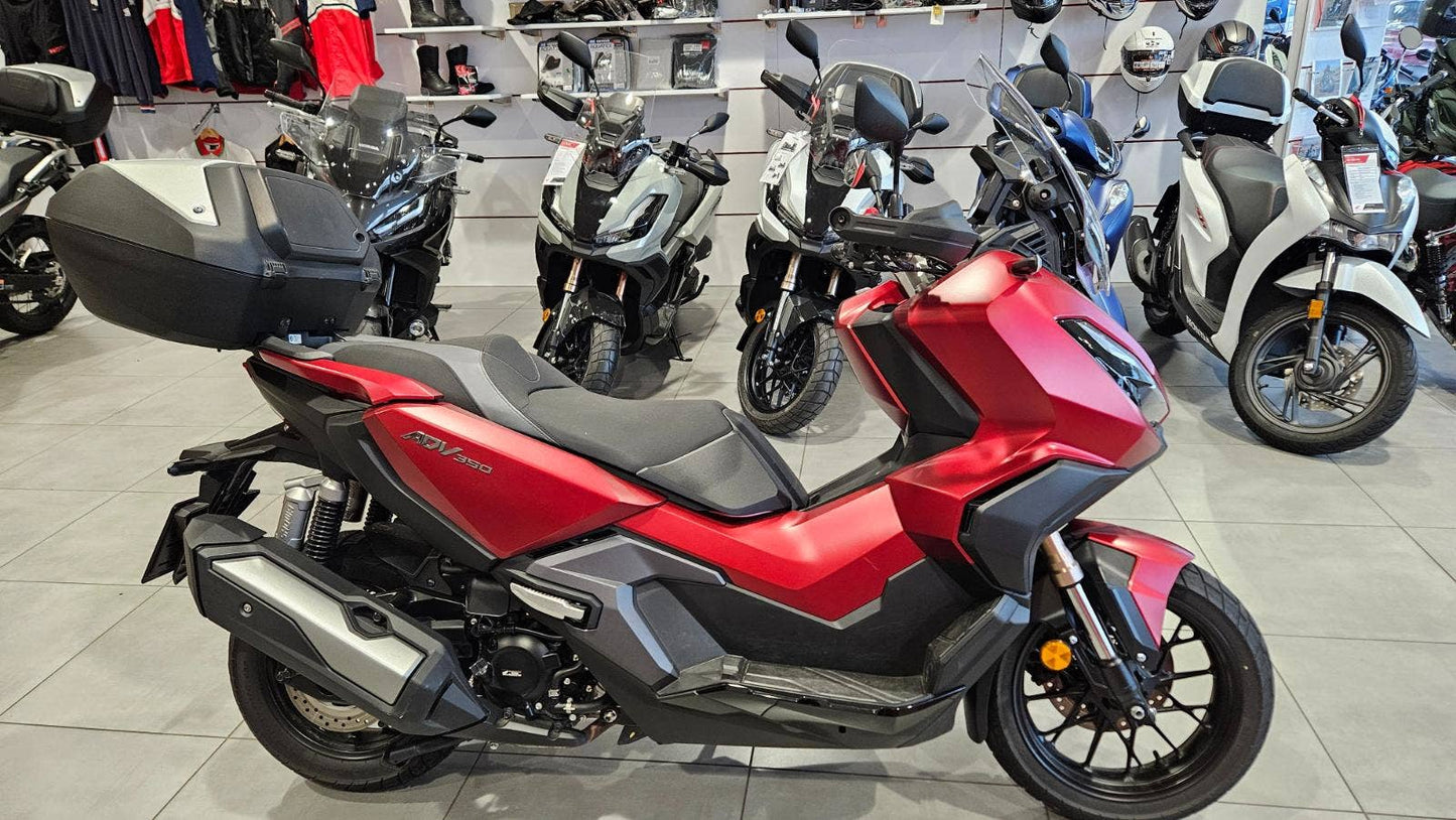 Honda ADV 350 - DEMO motocykl vč. Smart Top Box