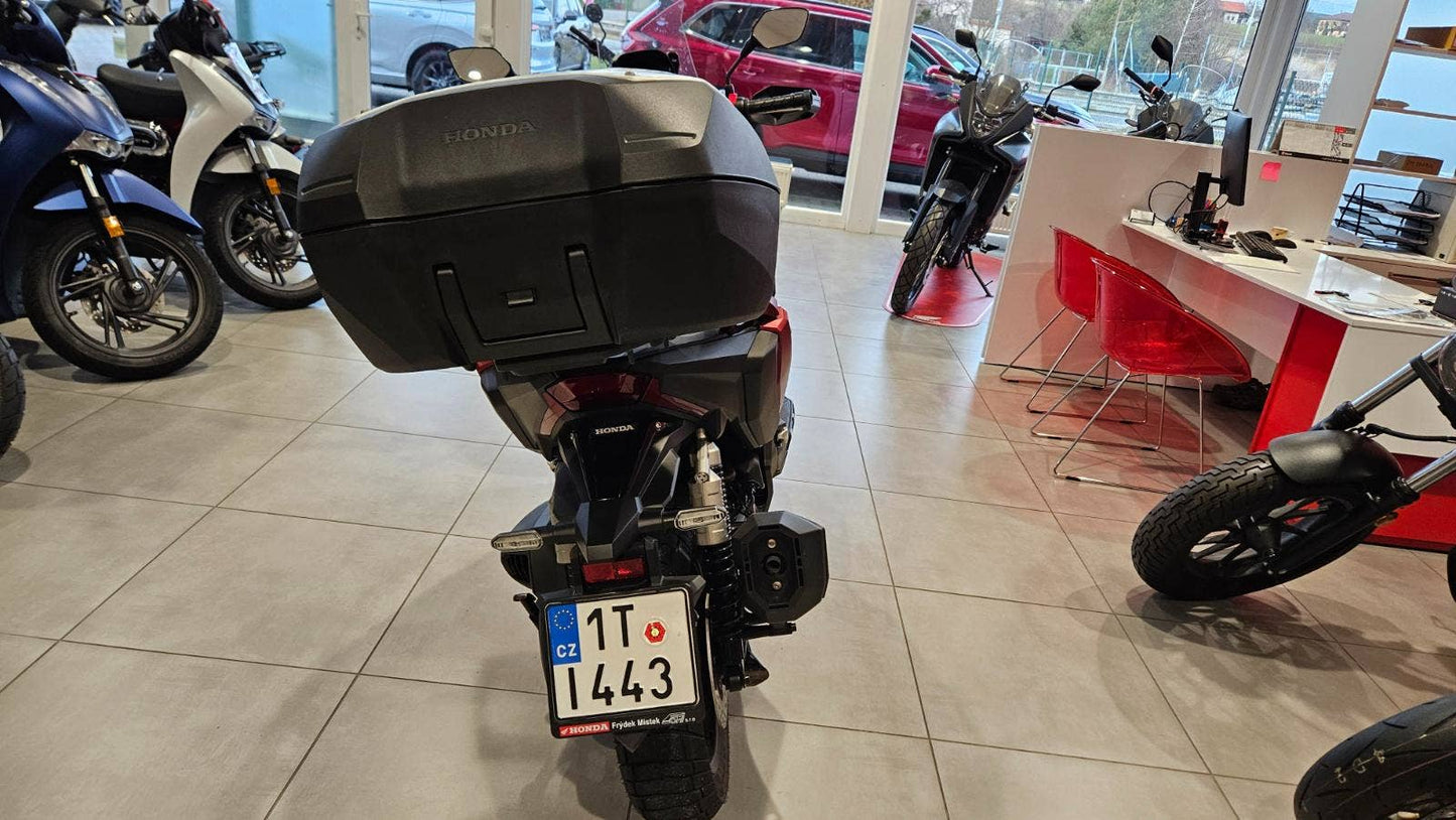 Honda ADV 350 - DEMO motocykl vč. Smart Top Box