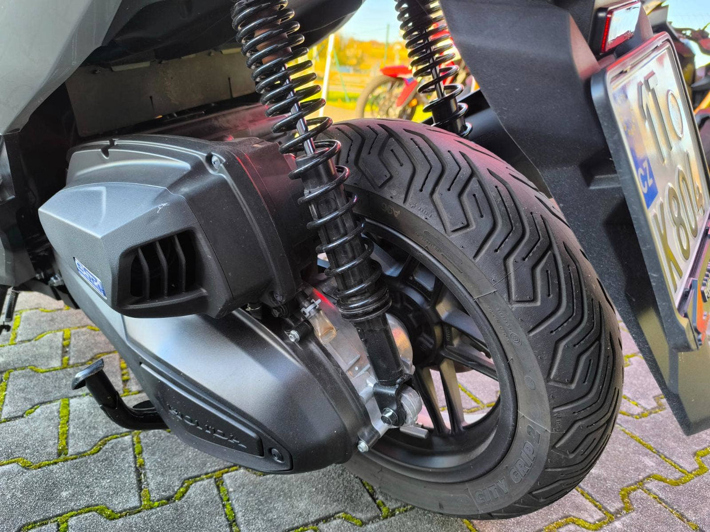 Honda Forza 350 DEMO vč. Smart Top Box