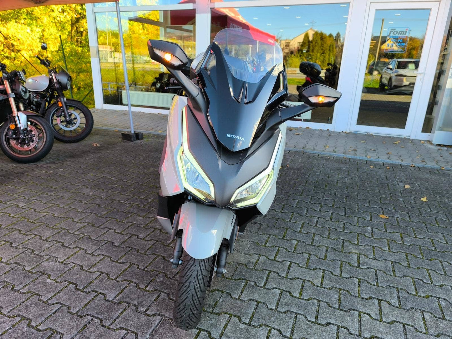Honda Forza 350 DEMO vč. Smart Top Box