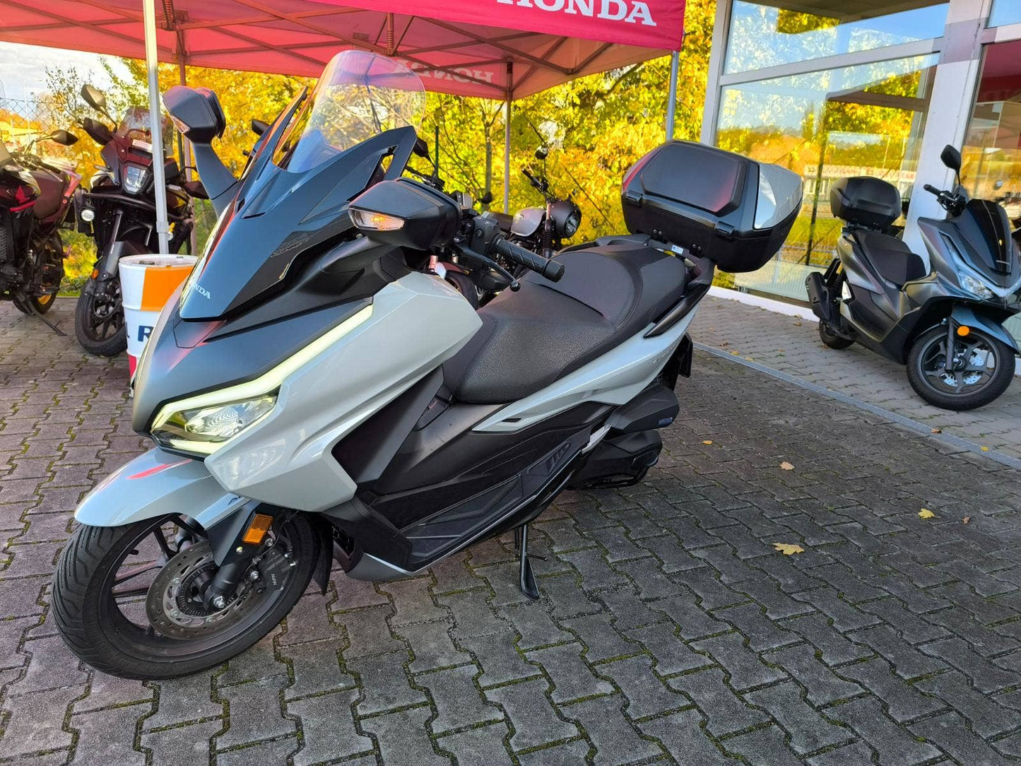 Honda Forza 350 DEMO vč. Smart Top Box