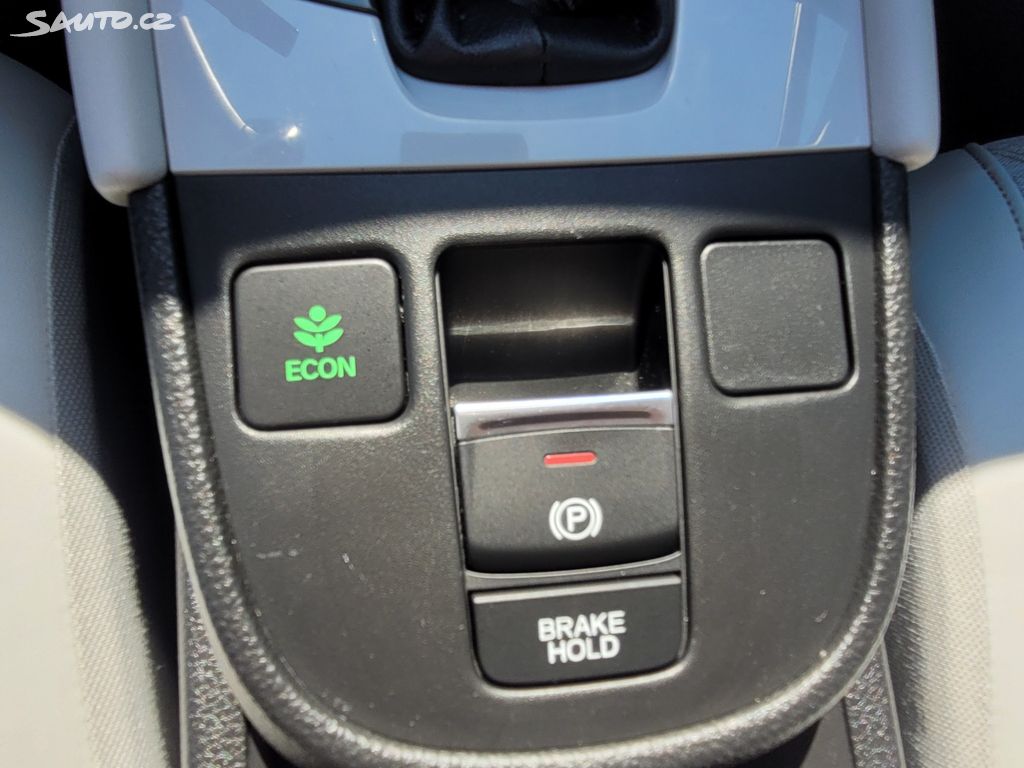 Honda Jazz 1,5e:HEV EXECUTIVE DPH +KOLA