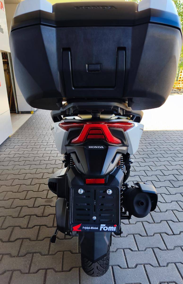 Honda Forza 350 + Smart TopBox