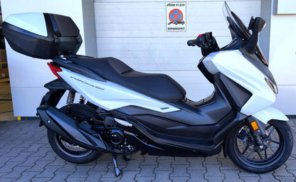 Honda Forza 350 + Smart TopBox
